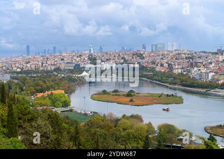 Blick auf Istanbul und Goldenes Horn vom Pierre Loti Hill, Istanbul, Türkei, Europa Stockfoto