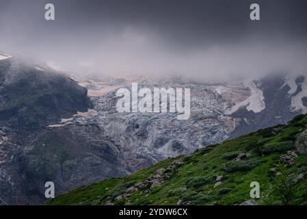 Nahaufnahme der Gletscherwände von Monte Rosa, Monte Rosa, Dufourspitze, italienische Alpen, Italien, Europa Stockfoto