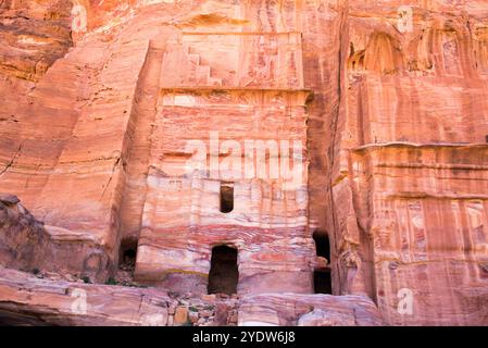 Die königlichen Gräber im südlichen Teil der historischen und archäologischen nabatäischen Stadt Petra, UNESCO-Weltkulturerbe, Jordanien, Naher Osten Stockfoto