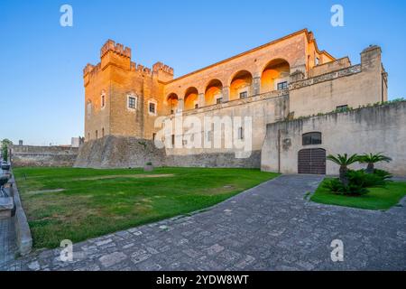 Normannische Schwäbische Burg, Schloss Orsini Del Balzo, Mesagne, Brindisi, Salento, Apulien, Italien, Europa Stockfoto