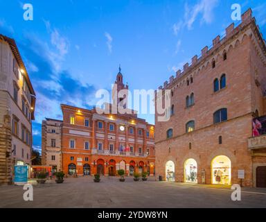 Piazza della Repubblica, Foligno, Perugia, Umbrien, Italien, Europa Stockfoto