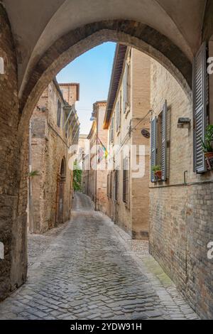 Via Leopardi, Fermo, Ascoli Piceno, Marken, Italien, Europa Stockfoto