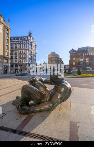 Platz Santo Domingo, La Negrilla, eine zyklopenische urbane Skulptur, Leon, Kastilien und Leon, Spanien, Europa Stockfoto