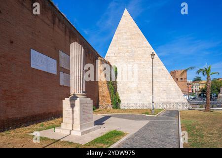 Pyramide von Gaius Cestius (Piramide di Caio Cestio), Rom, Latium, Italien, Europa Stockfoto