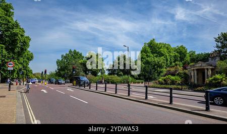 London - 06 16 2022: Blick auf den W Carriage Dr im Hyde Park Stockfoto