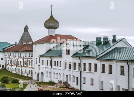 SOLOVETSKY Kloster ist ein befestigtes Kloster auf den Solovetsky Inseln im Weißen Meer, Russland.das Tor Kirche der Verkündigung Stockfoto