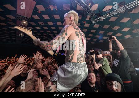 Glasgow, Großbritannien. Oktober 2024. Laurie Vincent sah live auf der Bühne im Barrowland Ballroom. Die englische Rockband Soft Play (ehemals Slaves) kehrt in den weltberühmten Barrowland Ballroom in Glasgow, Schottland, zurück. Quelle: SOPA Images Limited/Alamy Live News Stockfoto