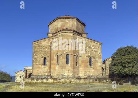 Das Jvari-Kloster ist ein georgisch-orthodoxes Kloster aus dem sechsten Jahrhundert in der Nähe von Mzcheta im Osten Georgiens Stockfoto