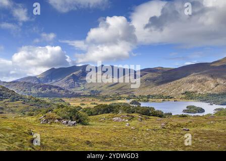 Die Landschaft von Ladies View ist ein malerischer Aussichtspunkt auf der Touristenroute Ring of Kerry. Irland Stockfoto