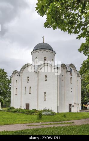 Die Himmelfahrt-Kathedrale, auch Dormition Cathedral in der Selo von Staraya Ladoga, Russland, ist eine der ältesten Kirchen Russlands und stammt aus der zweiten Stunde Stockfoto