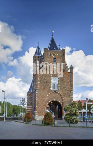 Amsterdamse Poort ist ein altes Stadttor von Haarlem in den Niederlanden Stockfoto