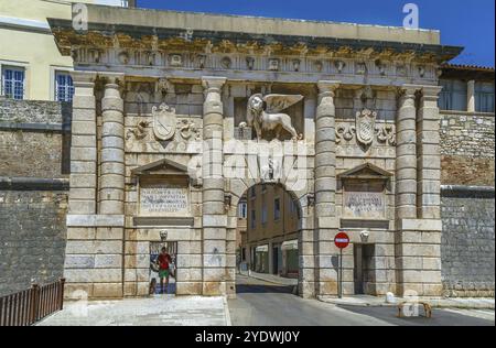 Landtor, dann Haupteingang in die Stadt, erbaut von einem venezianischen Architekten Michele Sanmicheli im Jahr 1543, Zadar, Kroatien, Europa Stockfoto