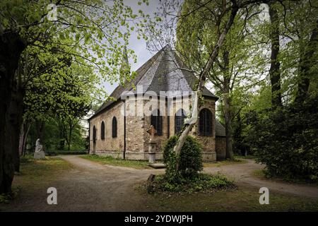 Die Marienkirche Magdalena und Lazarus von 1245 auf dem Kölner Melatenfriedhof Stockfoto