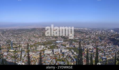 Panoramablick auf Tiflis vom Berg Mtatsminda, Georgien, Asien Stockfoto