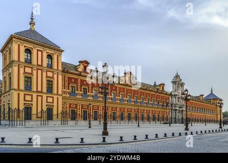 Der Palast von San Telmo ist ein historisches Gebäude in Sevilla, Südspanien, heute Sitz der Präsidentschaft der Autonomen Regierung Andalusiens Stockfoto