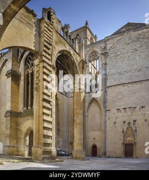 Die Kathedrale von Narbonne ist eine römisch-katholische Kirche in Narbonne, Frankreich. Die Kathedrale ist ein nationales Denkmal und dem Heiligen Ju gewidmet Stockfoto