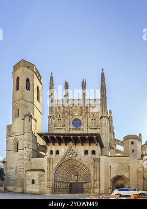 Die Kathedrale von Huesca, auch bekannt als die Kathedrale der Heiligen Maria Huesca, Spanien. Seine Architektur ist gotisch und der Bau begann im späten 13. Jahrhundert Stockfoto