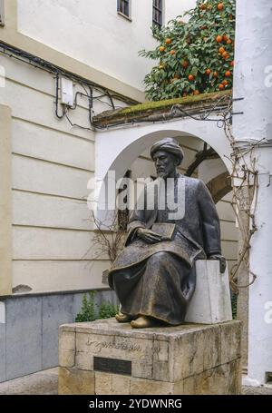 Die Statue von Moses Maimonides war ein mittelalterlicher sephardischer jüdischer Philosoph aus Cordoba, Spanien, Europa Stockfoto