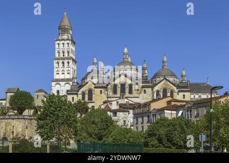 Die Kathedrale von Perigueux ist eine katholische Kirche in der Stadt Perigueux, Frankreich. Sie ist seit 1669 eine Kathedrale und der Saint Front gewidmet Stockfoto