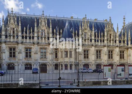 Der Justizpalast Rouen, einer der schönsten gotischen Paläste Frankreichs, stammt aus dem Beginn des 16. Jahrhunderts Stockfoto