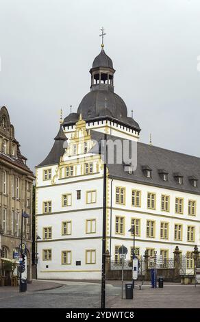 Das Gymnasium Theodorianum befindet sich in der Nähe eines Marktplatzes in der Innenstadt von Paderborn, Deutschland, Europa Stockfoto