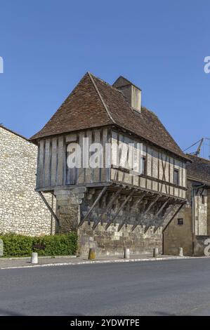 Straße mit historischem Haus in Perigueux, Frankreich, Europa Stockfoto