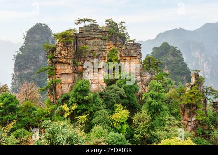 Fabelhafte Aussicht auf Quarzsandsteinsäulen (Avatar Mountains) Stockfoto