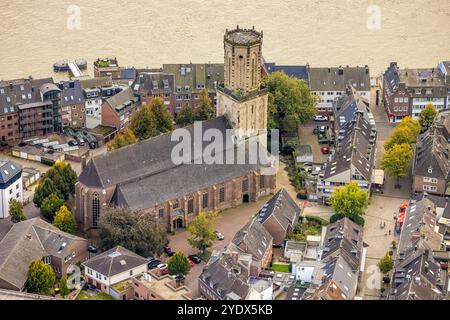 Luftbild, Kath. Kirche St. Aldegundis an der Rheinpromenade in der City, Emmerich, Emmerich am Rhein, Niederrhein, Nordrhein-Westfalen, Deutschland ACHTUNGxMINDESTHONORARx60xEURO *** Luftansicht, katholische Kirche St. Aldegundis an der Rheinpromenade in der Stadt, Emmerich, Emmerich am Rhein, Niederrhein, Nordrhein Westfalen, Deutschland ACHTUNGxMINDESTHONORARx60xEURO Stockfoto