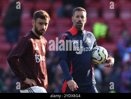 London, Großbritannien. September 2024. Bibliotheksbilder zur Darstellung der Entlassung von Erik Ten Hag und der Benennung von Inter Head Coach als Ruud Van Nistelroy. Manchester, England, Ruud van Nistelrooy, Stürmer von Manchester United während des Spiels der UEFA Europa League in Old Trafford, Manchester. Der Bildnachweis sollte lauten: Andrew Yates/Sportimage Credit: Sportimage Ltd/Alamy Live News Stockfoto