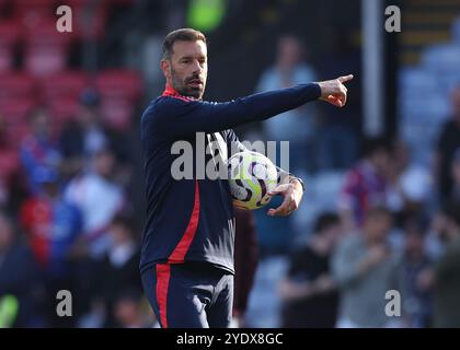 London, Großbritannien. September 2024. Bibliotheksbilder zur Darstellung der Entlassung von Erik Ten Hag und der Benennung von Inter Head Coach als Ruud Van Nistelroy. Manchester, England, Ruud van Nistelrooy, Stürmer von Manchester United während des Spiels der UEFA Europa League in Old Trafford, Manchester. Der Bildnachweis sollte lauten: Andrew Yates/Sportimage Credit: Sportimage Ltd/Alamy Live News Stockfoto