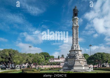 Bronzeskulptur von Afonso de Albuquerque im Garten vor dem Belém Palace Portugal. Lissabon, Hauptstadt Portugals, Europa. Stockfoto