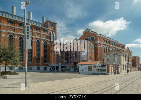 Das Elektrizitätsmuseum, ehemaliges Museum der EDV-Stiftung, befindet sich im ehemaligen Central Tejo, Av. De Brasília, Lissabon, Portugal, Europa. Stockfoto