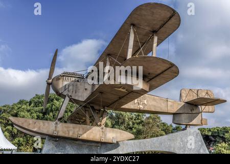 Denkmal für Gago Coutinho und Sacadura Cabral, die aus Lissabon die erste Luftüberquerung des Südatlantiks mit dem Wasserflugzeug Lusitania machten. Stockfoto