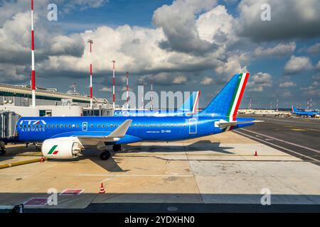 ITA Airways Airbus A220-300, Flughafen Rom Fiumicino, Italien Stockfoto