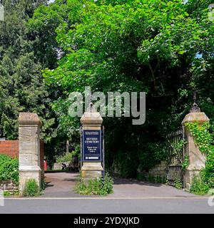 Devizes Friedhofstor, Devizes, Wiltshire, England, Großbritannien. 2024 Stockfoto