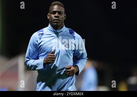 Foto Alessandro Garofalo/LaPresse27 Luglio 2022 Castel di Sangro, Italia - SSC Napoli vs Adana Demirspor - amichevole estive Stadio Teofilo Patini. Nella Foto: Mario Balotelli (Adana Demirspor); 27. Juli 2022 Castel di Sangro, Italien - SSC Napoli vs Adana Demirspor, Sportfußball, Sommerspiel Teofilo Patini Stadion. Im Bild: Mario Balotelli (Adana Demirspor); Credit: LaPresse/Alamy Live News Stockfoto