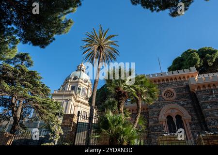 Messina, Italien - 22. Mai 2024: Basilika Cattedrale di Santa Maria Assunta. Stockfoto