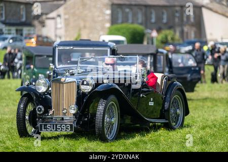 2024 Beamish Relability Oldtimer-Rallye in Bainbridge, Yorkshire Dales, Großbritannien. Stockfoto