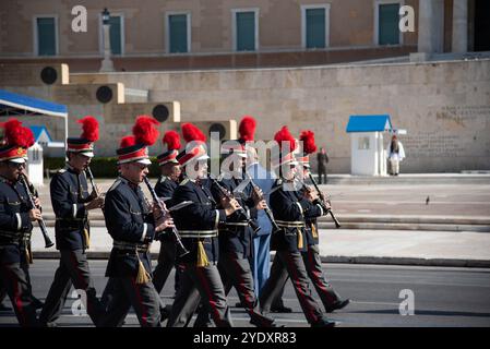Athen, Griechenland. Oktober 2024. Athen, Griechenland, 28. Oktober 2024. Schüler aus mehr als 200 Schulen in Athen, Griechenland, nahmen an der Parade zur Nationalfeier am 28. Oktober 2024 Teil. (Foto: Kostas Galanis/SIPA USA) Credit: SIPA USA/Alamy Live News Stockfoto