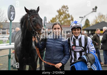 Leicester, Großbritannien, 28.10.2024, Beltadaay, geritten von George Wood, gewinnt die 2,05 Every Race Live on Racing TV Nursery Handicap Stakes auf der Leicester Racecourse, Leicester Picture von Paul Blake/Alamy Sports News Stockfoto