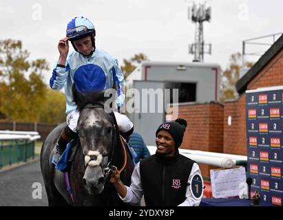 Leicester, Großbritannien, 28.10.2024, Belgrave, geritten von Rossa Ryan, gewinnt die britischen EBF-Einsteiger 2,40 auf Leicester Racecourse, Leicester Picture von Paul Blake/Alamy Sports News Stockfoto