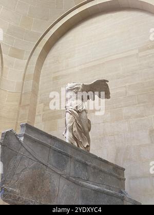 Louvre Museum - Victoire de Samothrake / geflügelter Sieg von Samothrake Stockfoto