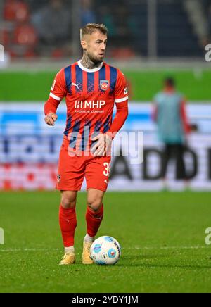 Niklas Dorsch 1. FC Heidenheim 1846 FCH (39) Aktion am Ball 1. DIE VORSCHRIFTEN DES FC HEIDENHEIM 1846 FCH VS. TSG 1899 HOFFENHEIM 27.10.2024 DFL VERBIETEN JEDE VERWENDUNG VON FOTOGRAFIEN ALS BILDSEQUENZEN UND/ODER QUASI-VIDEO Stockfoto