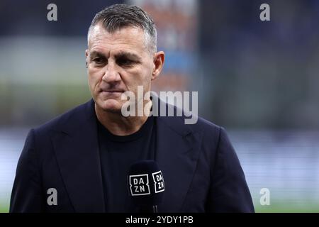 Mailand, Italien. Oktober 2024. Ehemaliger Spieler Christian Vieri das Spiel der Serie A zwischen dem FC Internazionale und Juventus FC im Stadio Giuseppe Meazza am 27. Oktober 2024 in Mailand Italien. Quelle: Marco Canoniero/Alamy Live News Stockfoto