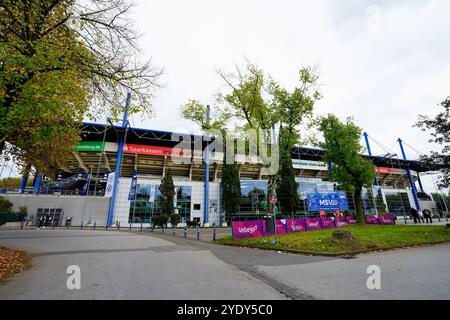 Duisburg, Schweiz. Oktober 2024. Duisburg, Deutschland, 28. Oktober 2024: Allgemeine Ansicht außerhalb der Schauinsland-Reisen-Arena vor dem Internationalen Freundschaftsfußballspiel für Damen zwischen Deutschland und Australien in der Schauinsland-Reisen-Arena in Duisburg, Deutschland. (Daniela Porcelli/SPP) Credit: SPP Sport Press Photo. /Alamy Live News Stockfoto