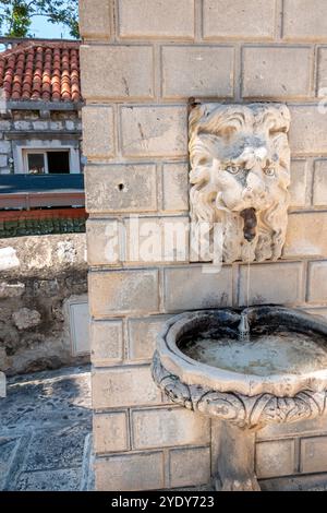 Dubrovnik Kroatien, Brsalje ulica Straße, jüdischer Brunnen, Trinkwasser, kroatischer Balkan Europäisches Europa EU, Besucher reisen touristische Touri Stockfoto