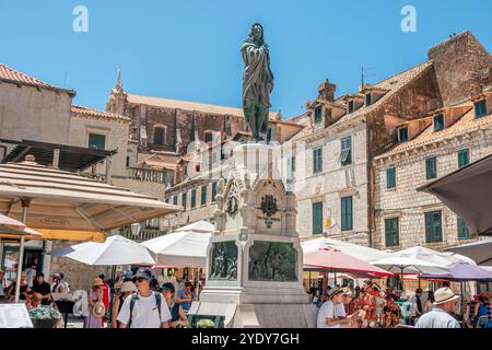 Dubrovnik Kroatien, Altstadt Stari Grad Ragusa Stadtmauer, Gundulic Gunduliceva Poljana Platz Freiluftmarkt, Tische, Verkaufsstände, Besucher Touristen, c Stockfoto