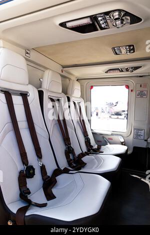 Innenansicht von VIP-Sitzen in einem Kazan Ansat Hubschrauber auf der Paris Air Show. Frankreich - 21. Juni 2019 Stockfoto