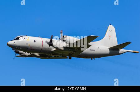 Deutsche Marine Lockheed P-3 Orion Patrouillenflugzeug von MFG-3 im Flug. Deutschland - 13. Juni 2019 Stockfoto