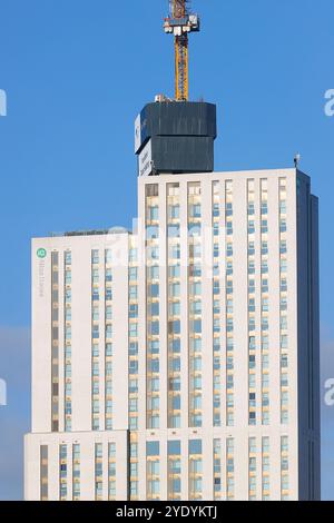 Die 2 höchsten Gebäude im Stadtzentrum von Leeds, Altus House & Cirrus Point (hinter Altus House) werden derzeit gebaut Stockfoto